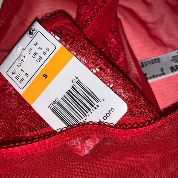 New b.tempted lace bikini small - Picture 3 of 5